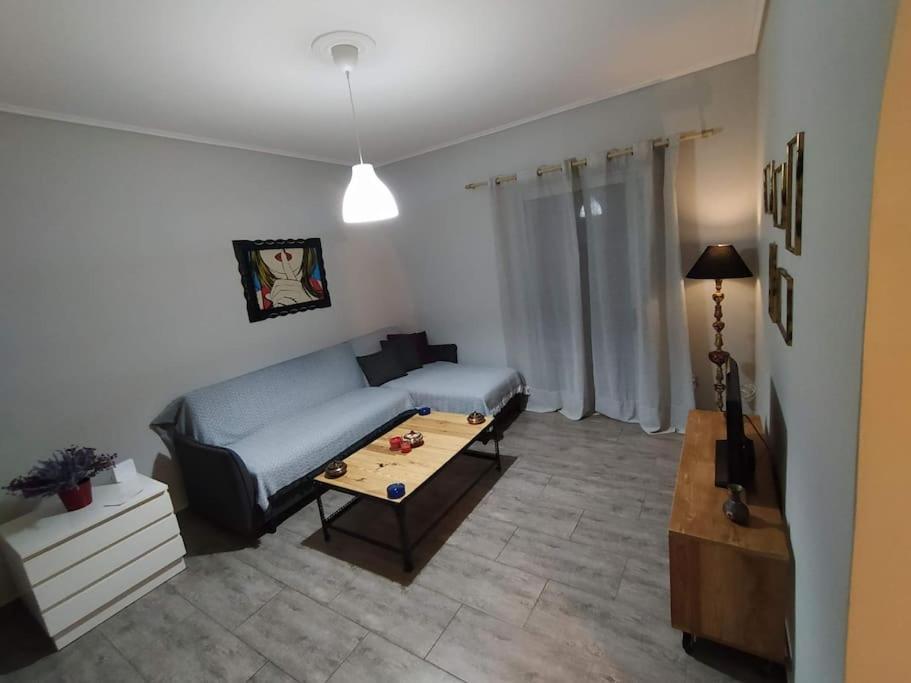 Nice& Cozy Flat 1Min From The Heart Of Athens.Wifi Екстер'єр фото