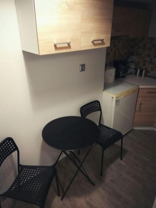 Nice& Cozy Flat 1Min From The Heart Of Athens.Wifi Екстер'єр фото